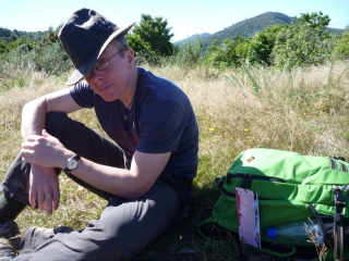 Tramping on the Queen Charlotte Track should be done with a soupcon of style and a little panache. Or a silly hat