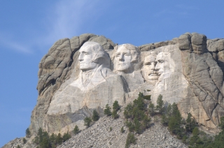 Look!  Roosevelt and Lincoln are smooching!