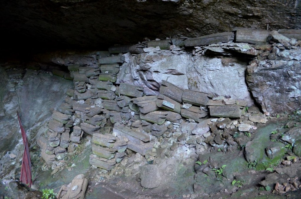 Coffin cave