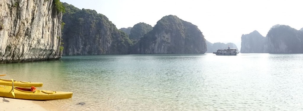 Kayaking Ha Long and Lan Ha