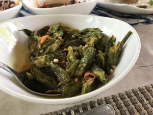 Okra curry
